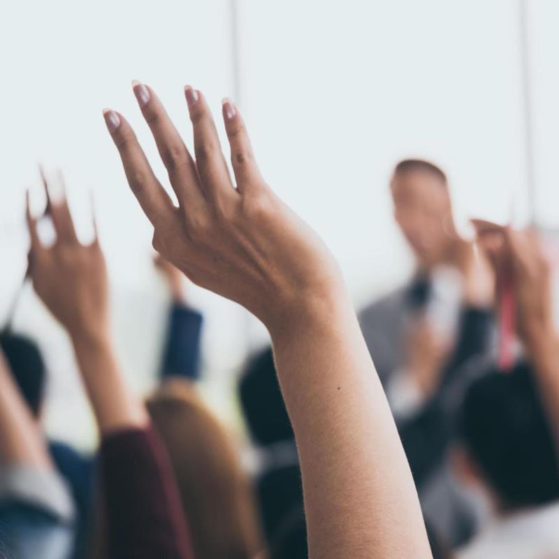 Schulungen und Konferenzen
