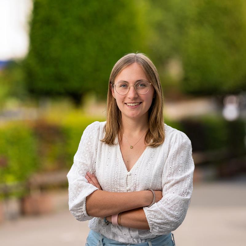 Julie Pauly - Team